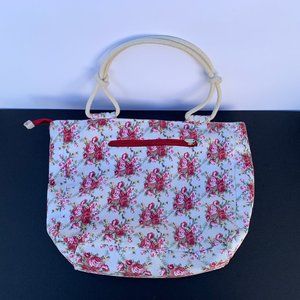 Vintage Floral Handbag, Zipper Close and Deep Inner Space